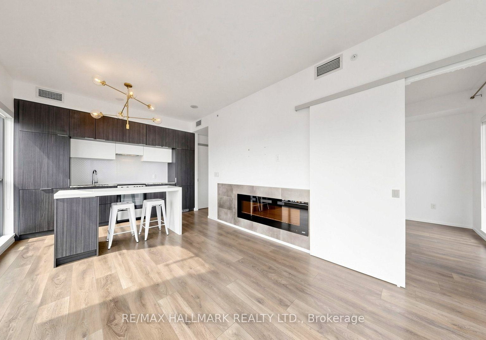 159-dundas-street-e-toronto-toronto-ontario-c13739832