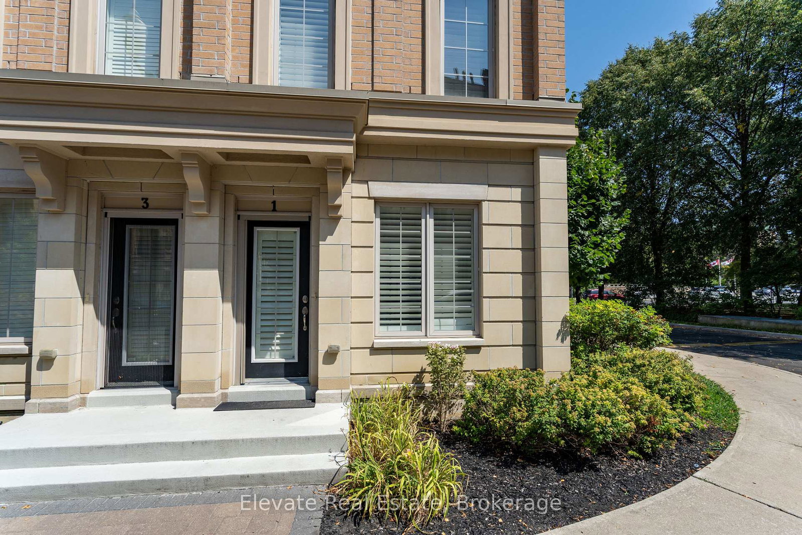 hargrave-lane-toronto-north-york-ontario-c13739882