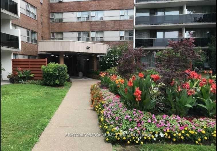 40-sunrise-avenue-toronto-north-york-ontario-c13740070