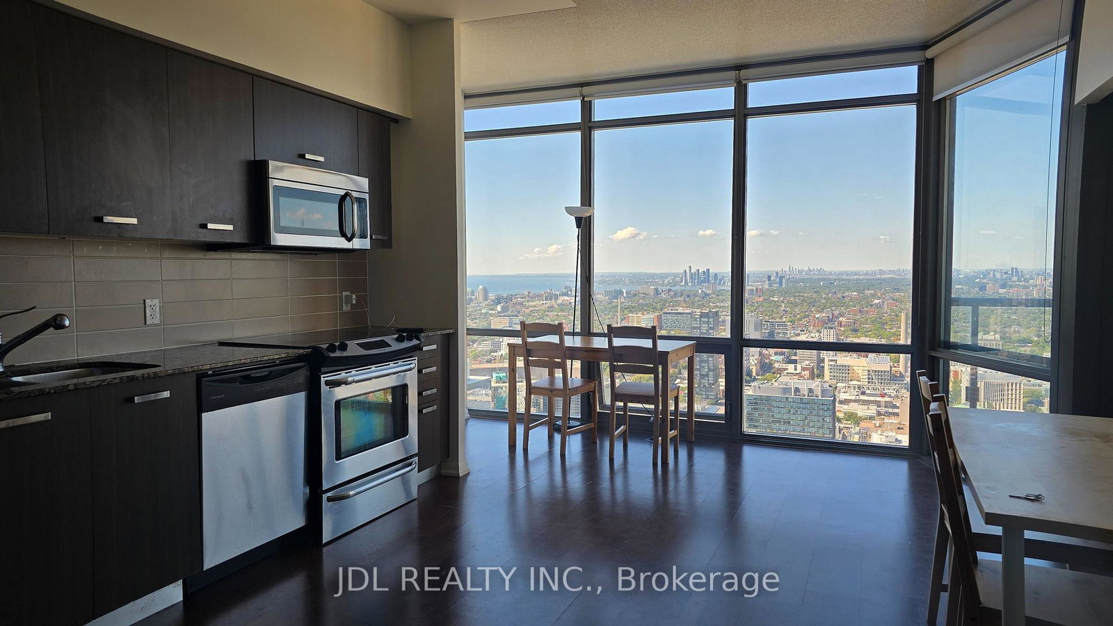 832-bay-street-toronto-toronto-ontario-c13740572