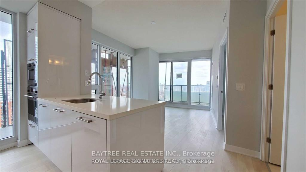 2221-yonge-street-toronto-toronto-ontario-c13740956