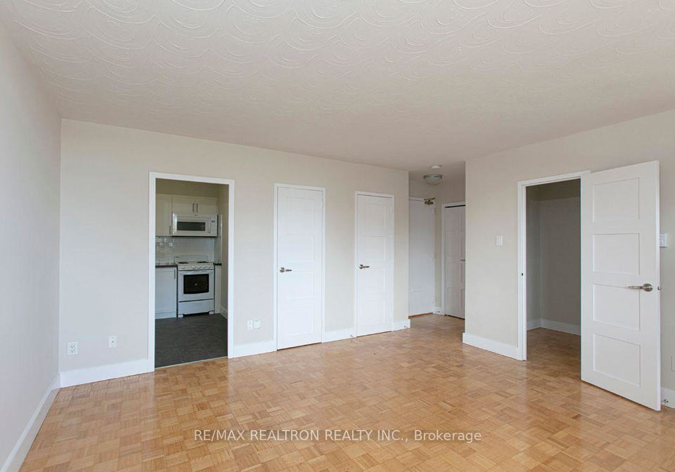 525-eglinton-avenue-e-toronto-toronto-ontario-c13741806