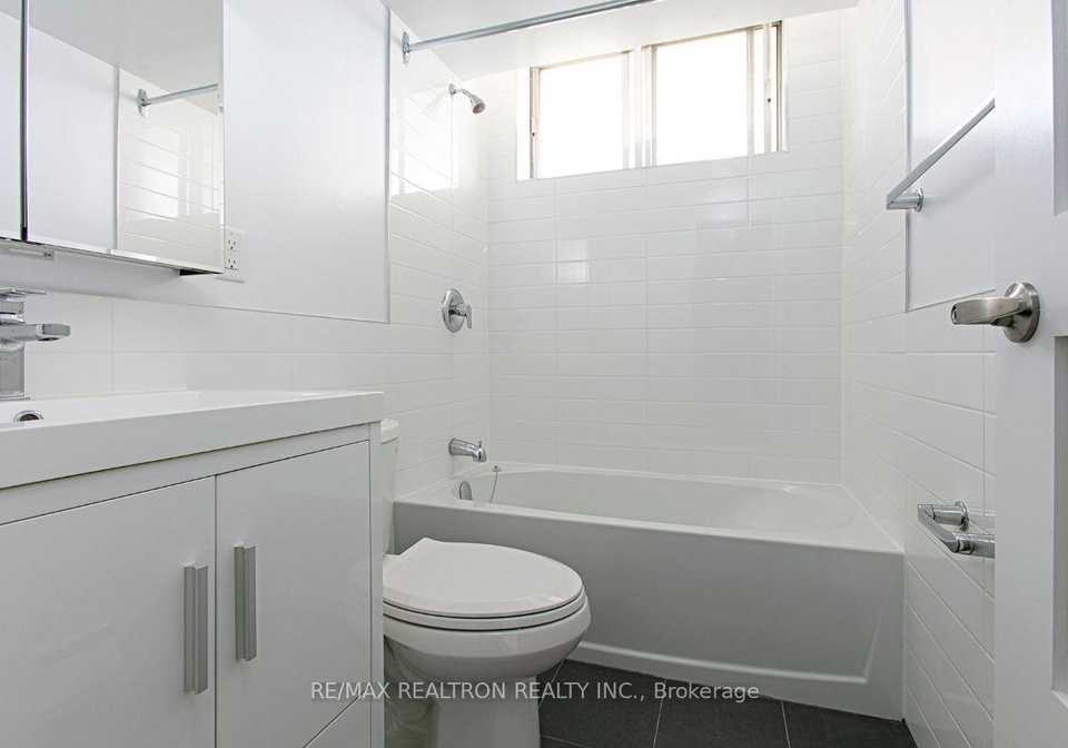 525-eglinton-avenue-e-toronto-toronto-ontario-c13741806
