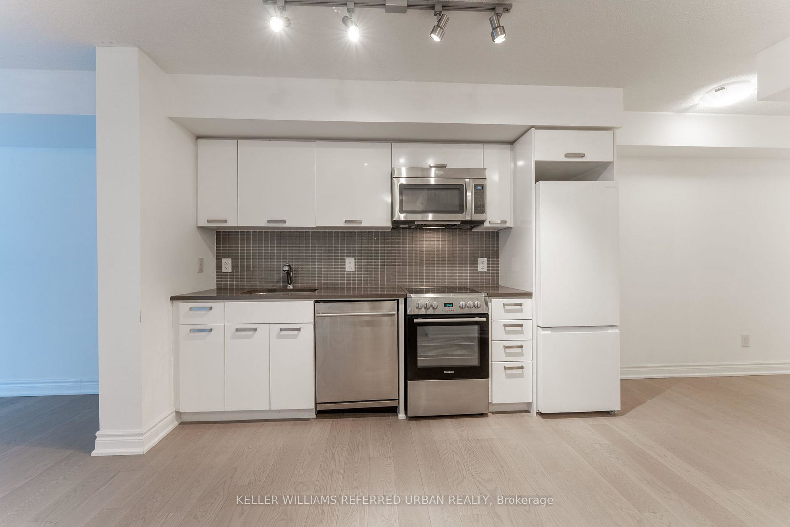 295-adelaide-street-w-toronto-toronto-ontario-c13742266