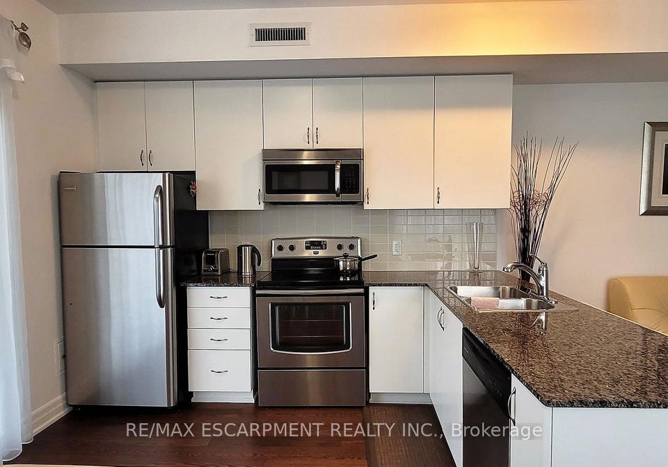 736-sheppard-avenue-w-toronto-toronto-ontario-c13743102