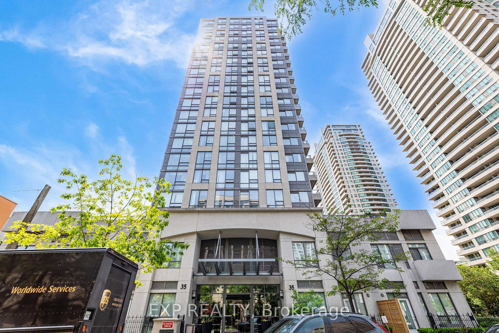 35-hollywood-avenue-toronto-north-york-ontario-c13743832