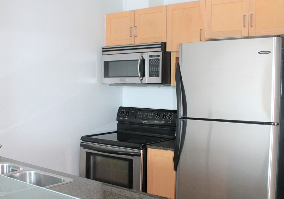 218-queens-quay-w-toronto-toronto-ontario-c13744040