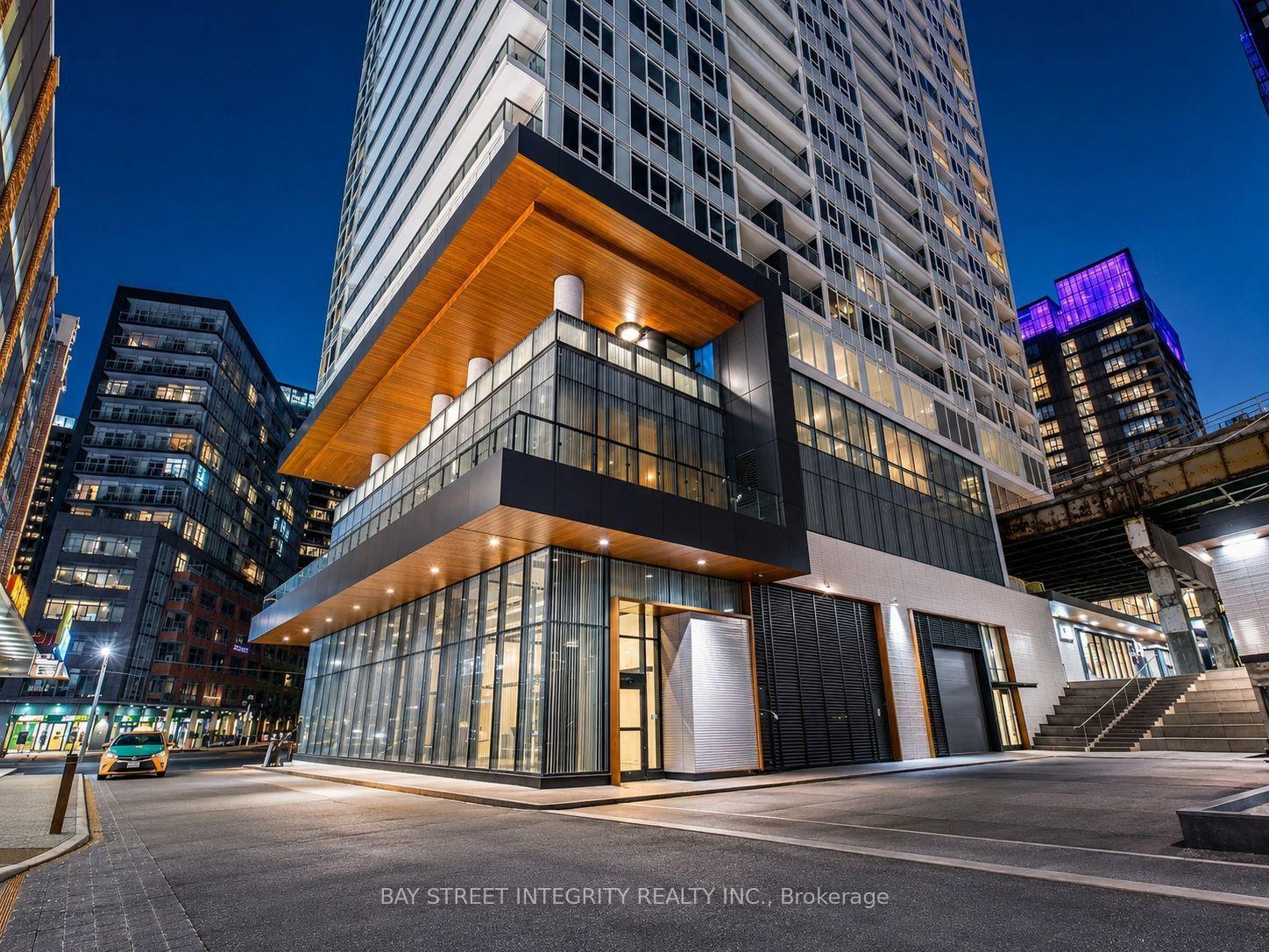 19-bathurst-street-toronto-toronto-ontario-c13744068