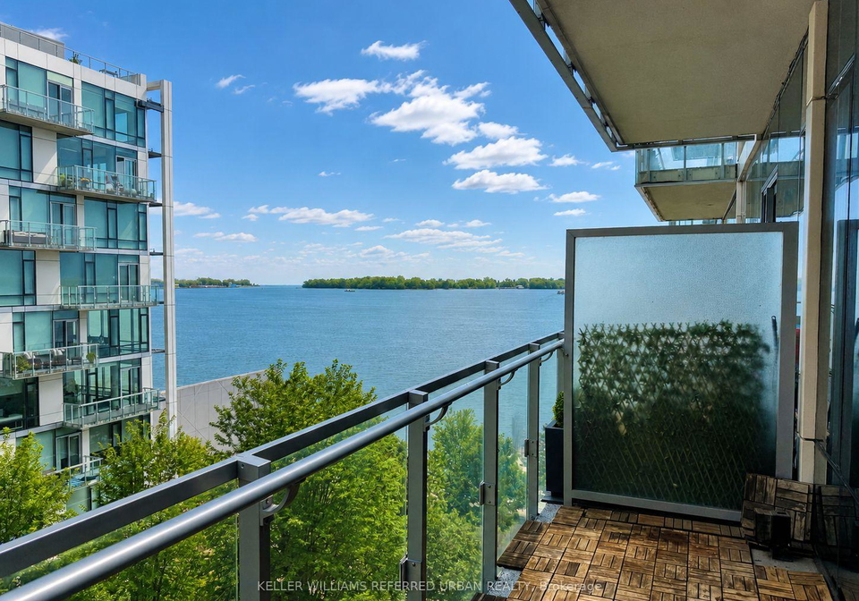 39-queens-quay-e-toronto-toronto-ontario-c13744182