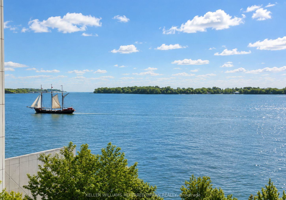 39-queens-quay-e-toronto-toronto-ontario-c13744182
