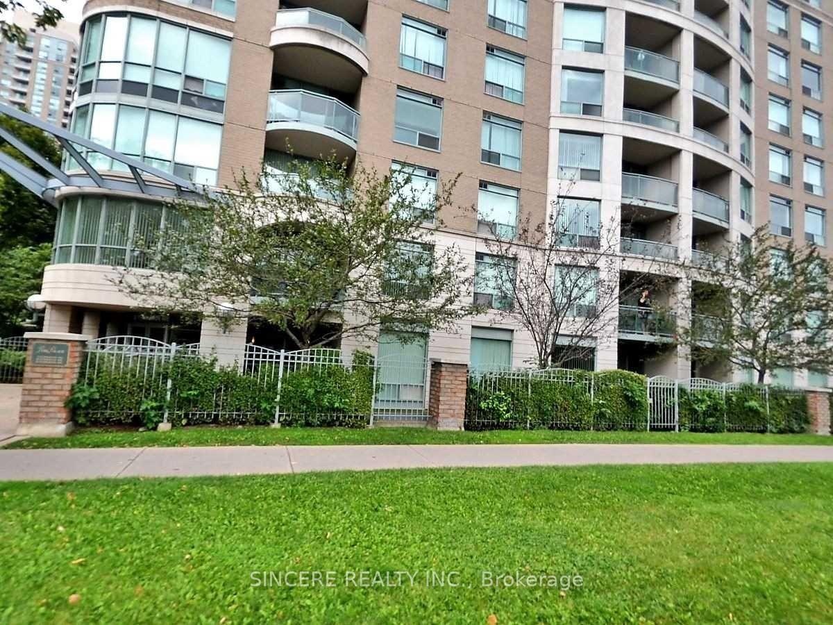 18-pemberton-avenue-toronto-north-york-ontario-c13745502