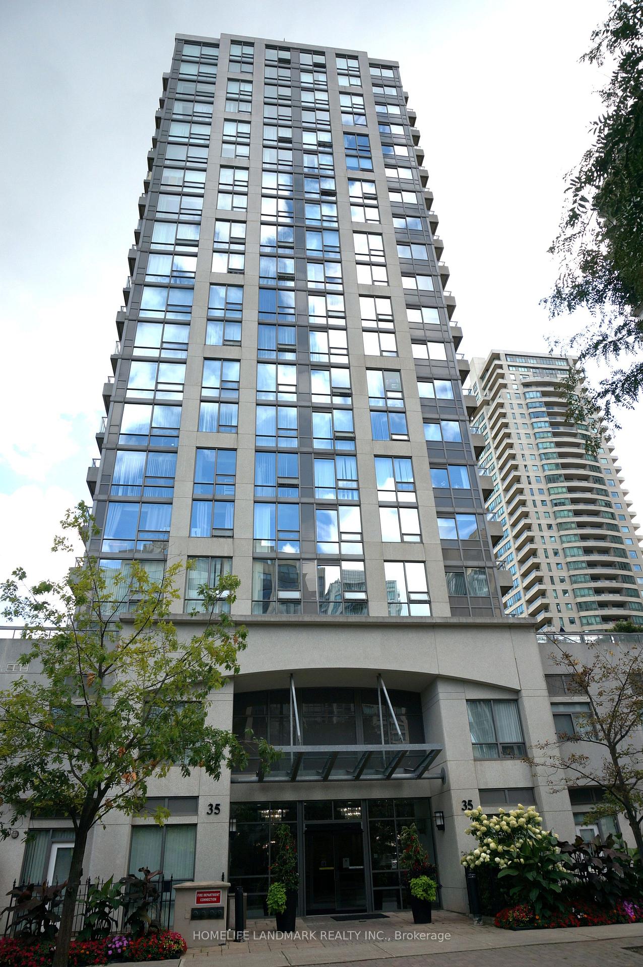 35-hollywood-avenue-toronto-north-york-ontario-c13745560
