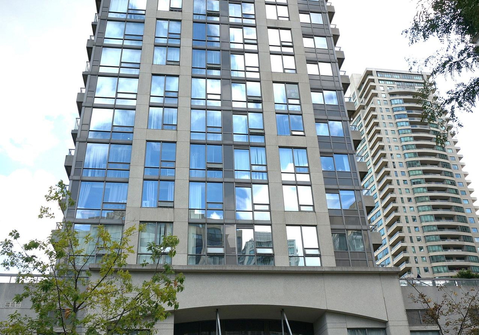 35-hollywood-avenue-toronto-north-york-ontario-c13745560