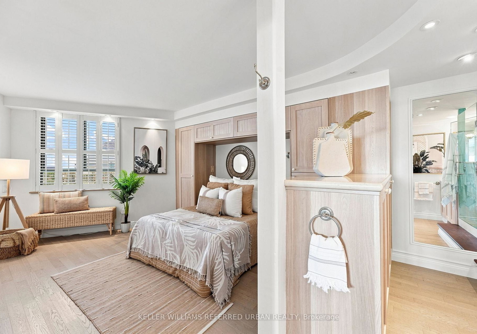 270-queens-quay-w-toronto-toronto-ontario-c13746376
