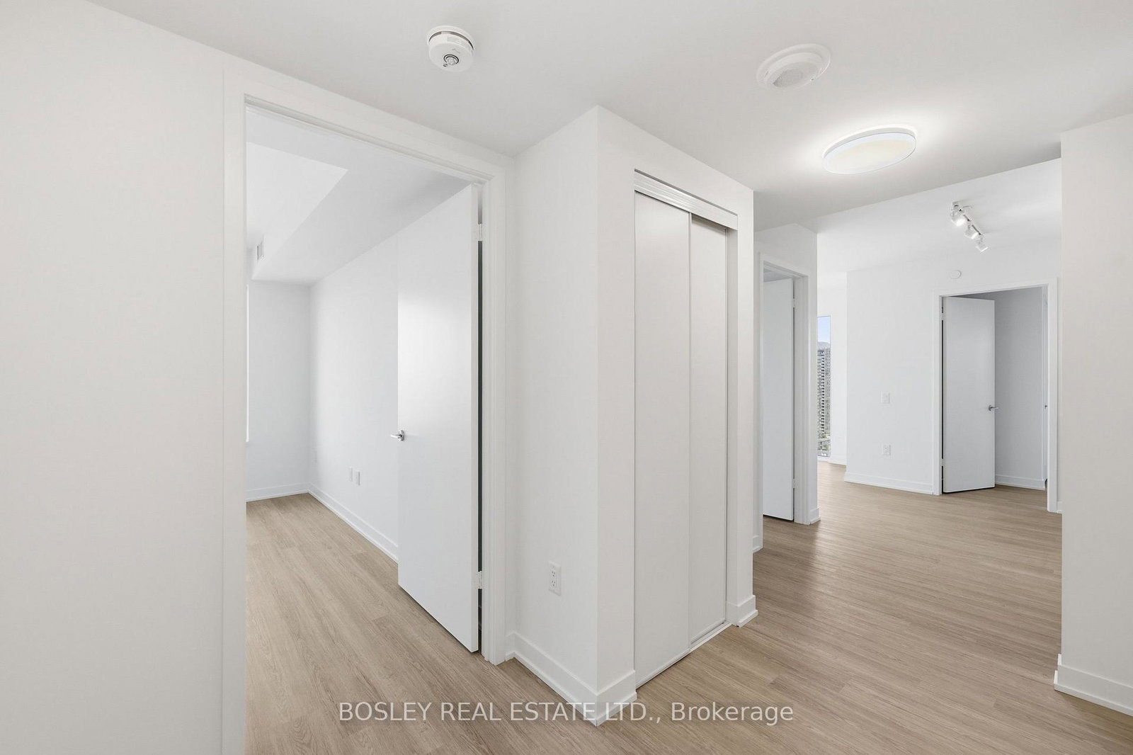 15-david-salomon-drive-toronto-east-york-ontario-c13746972