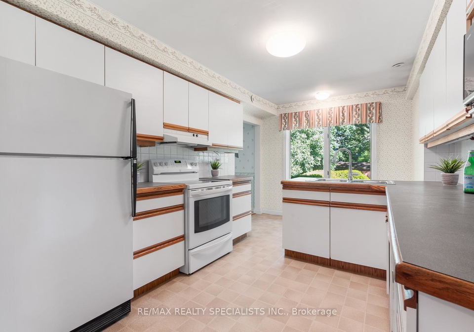 14-michael-drive-toronto-north-york-ontario-c13747276