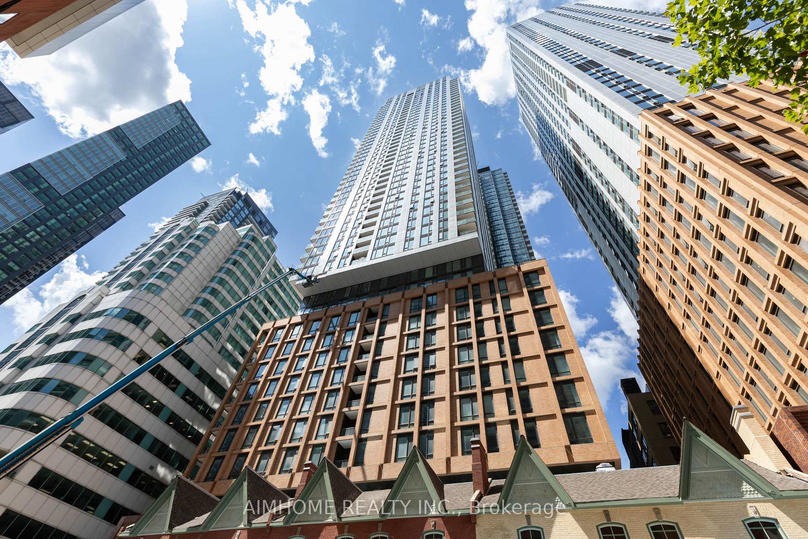 8-widmer-street-toronto-toronto-ontario-c13748008
