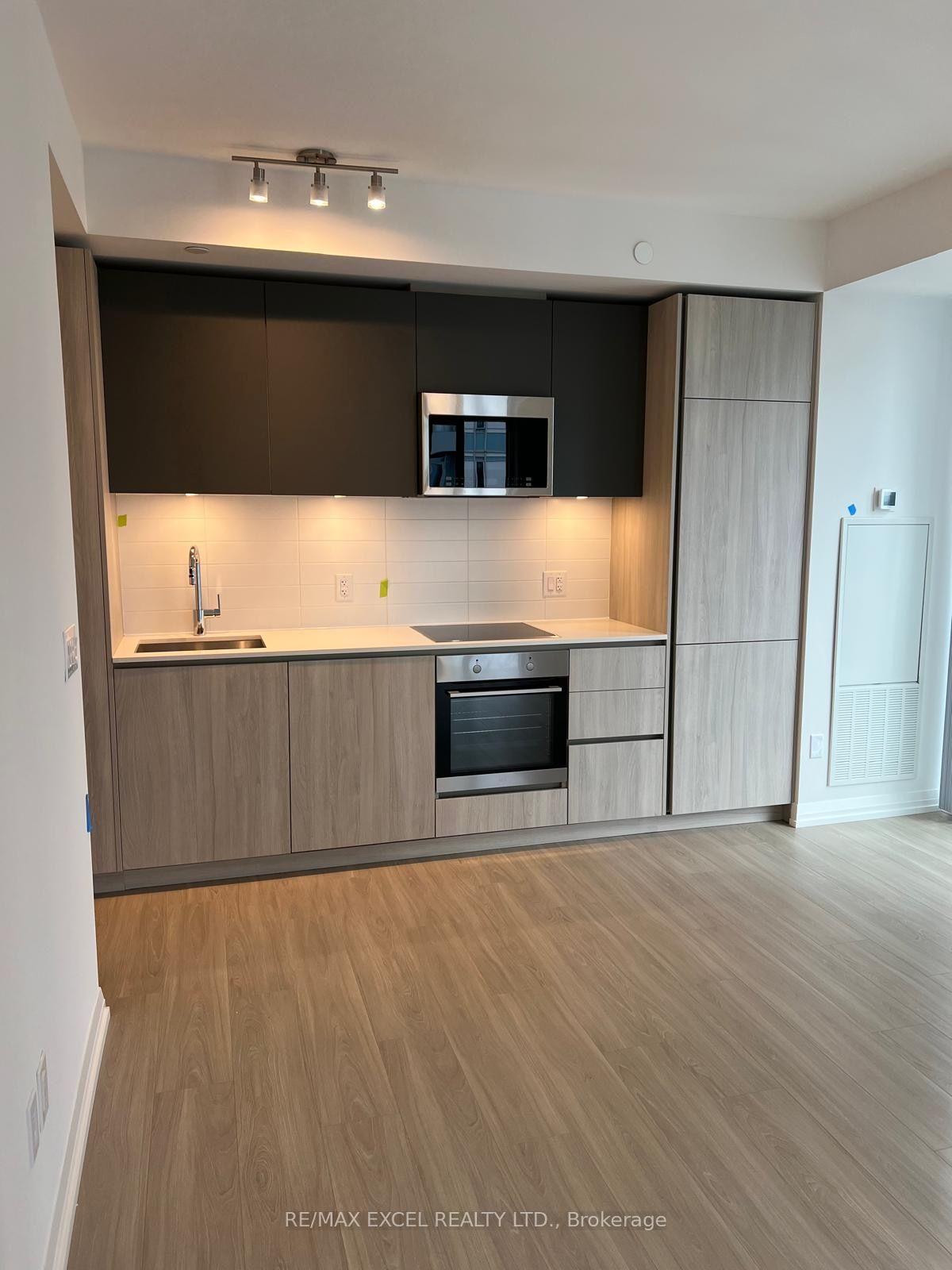 8-widmer-street-toronto-toronto-ontario-c13748650