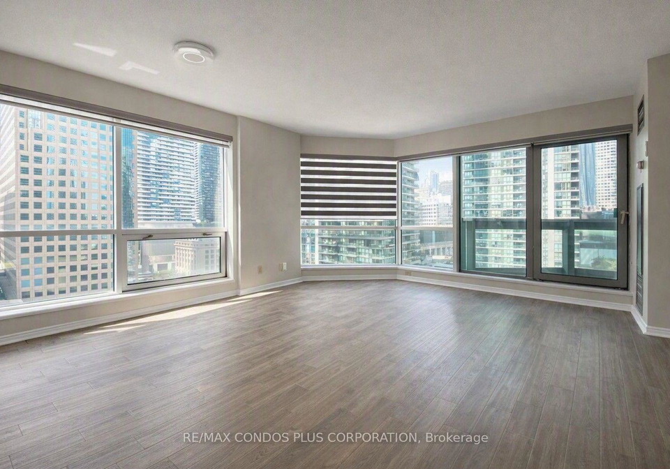 10-queens-quay-w-toronto-toronto-ontario-c13748954