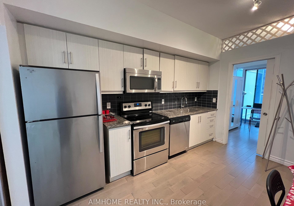 10-willison-square-toronto-toronto-ontario-c13749580