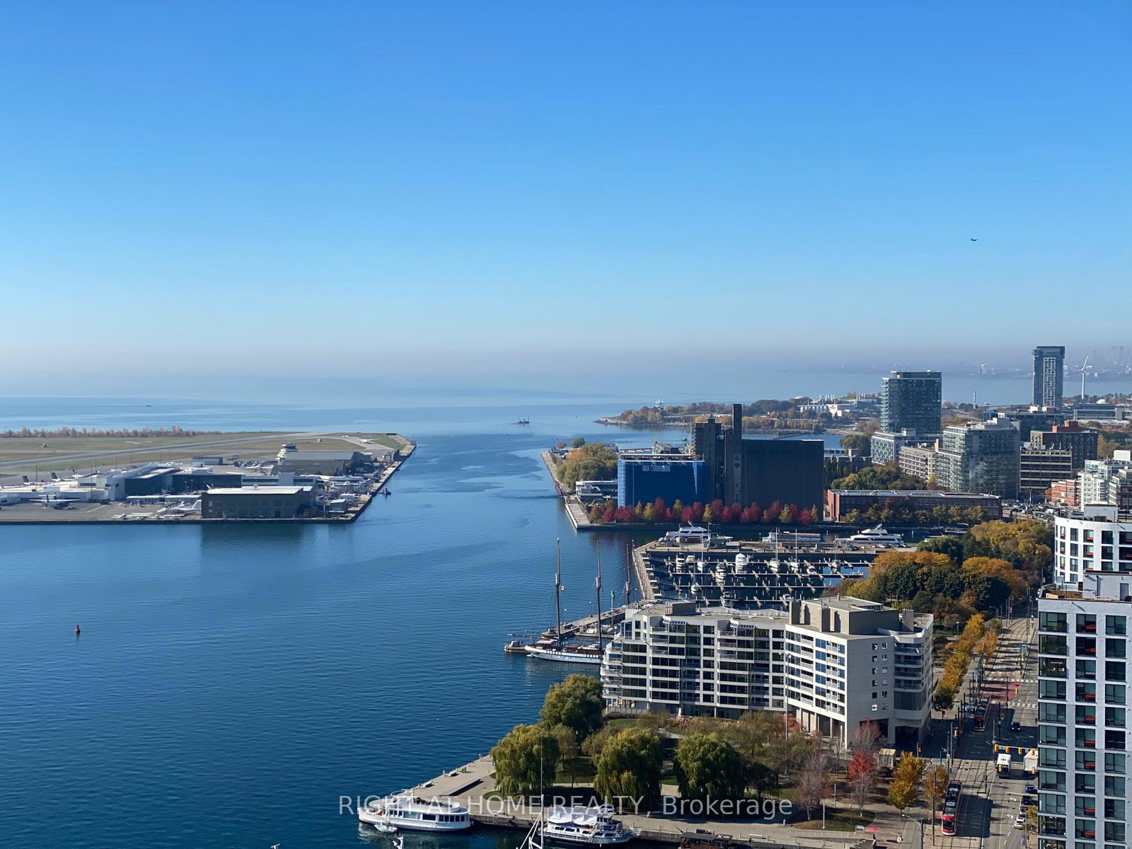 270-queens-quay-toronto-toronto-ontario-c13749800