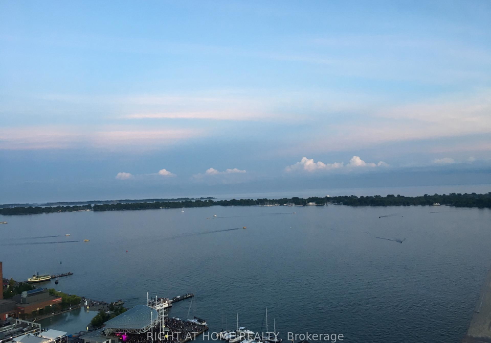 270-queens-quay-toronto-toronto-ontario-c13749800