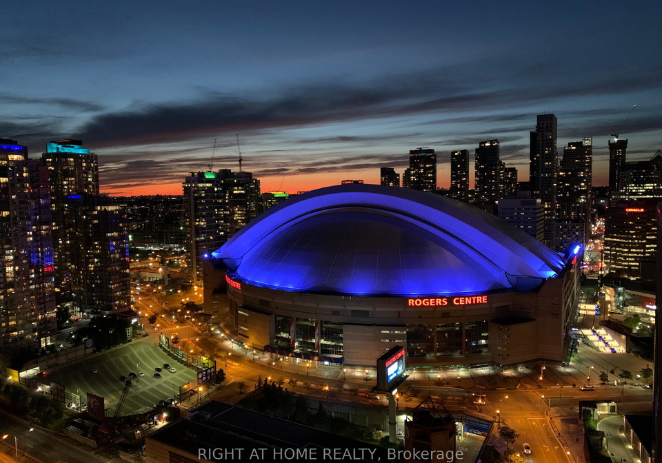 270-queens-quay-toronto-toronto-ontario-c13749800