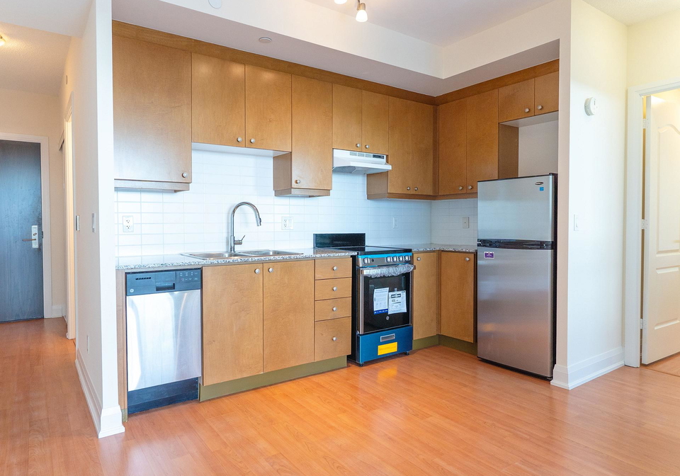 68-canterbury-place-toronto-toronto-ontario-c13750302