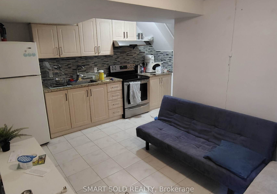 lower-66-bellevue-avenue-toronto-toronto-ontario-c13750352