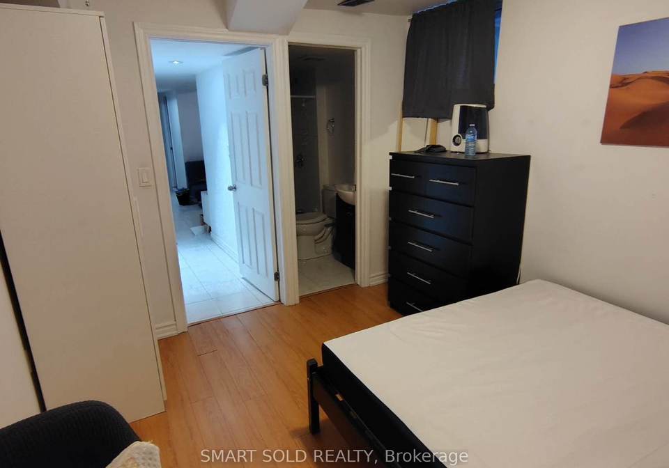 lower-66-bellevue-avenue-toronto-toronto-ontario-c13750352