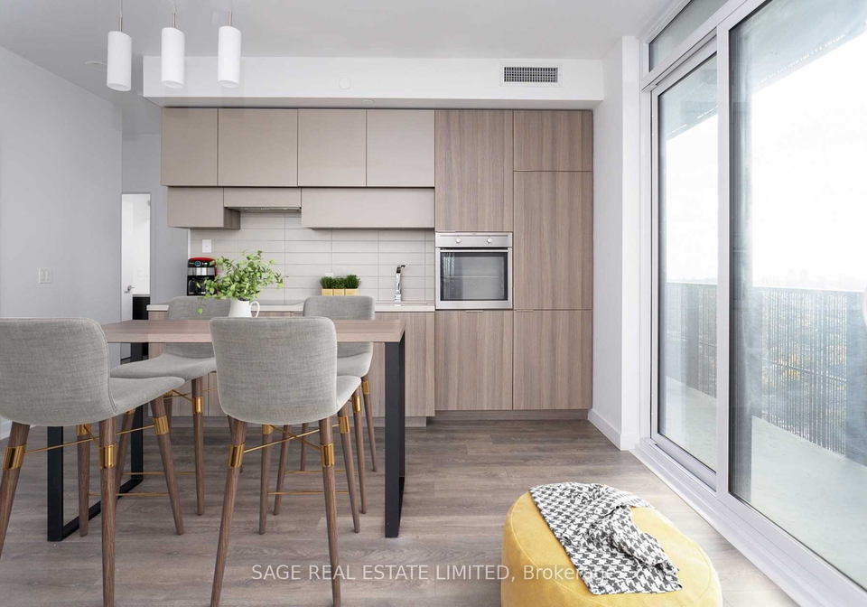 8-eglinton-avenue-e-toronto-toronto-ontario-c13750682