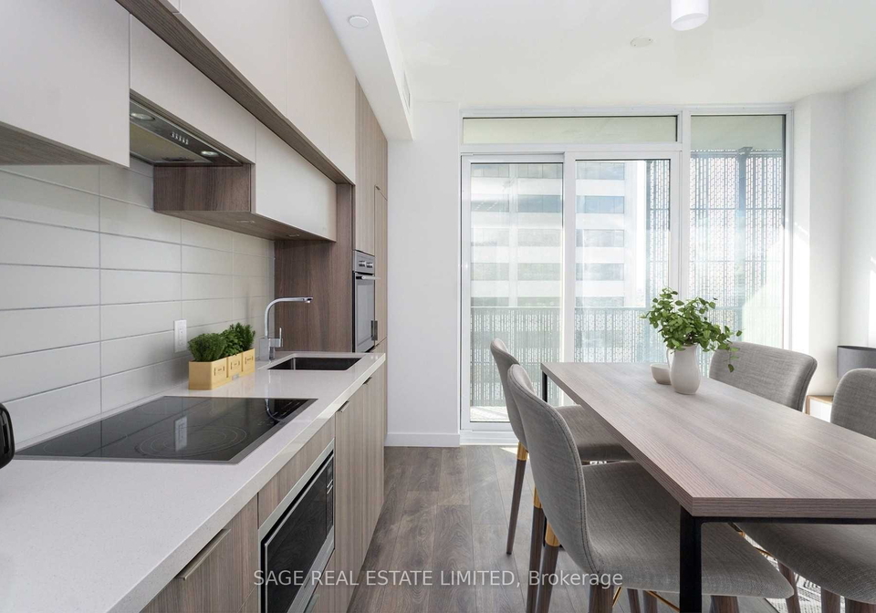 8-eglinton-avenue-e-toronto-toronto-ontario-c13750682