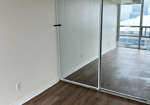 30-grand-trunk-crescent-toronto-toronto-ontario-c13752168