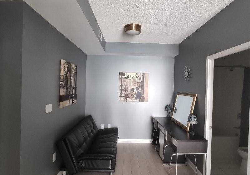 15-iceboat-terrace-toronto-toronto-ontario-c13752266