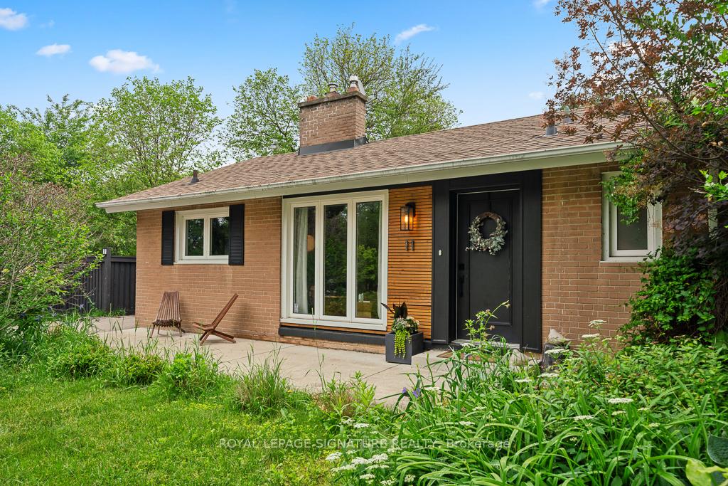 11-yewfield-crescent-toronto-north-york-ontario-c13753238