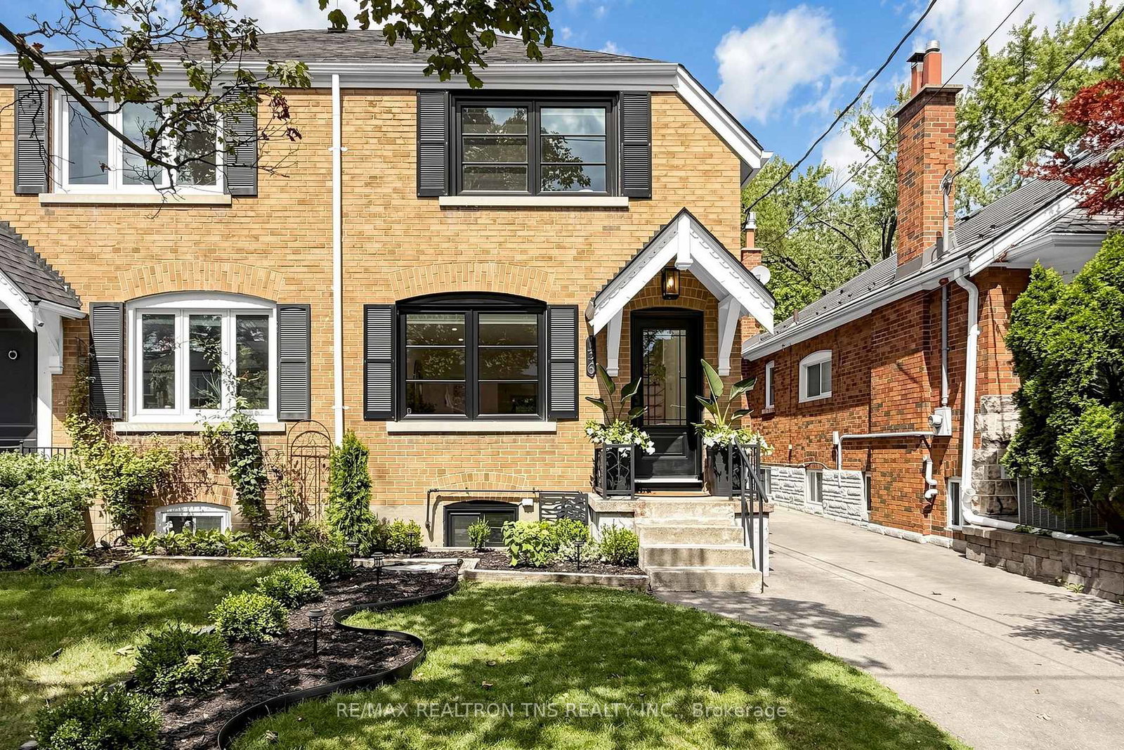 136-glenvale-boulevard-toronto-east-york-ontario-c13753894