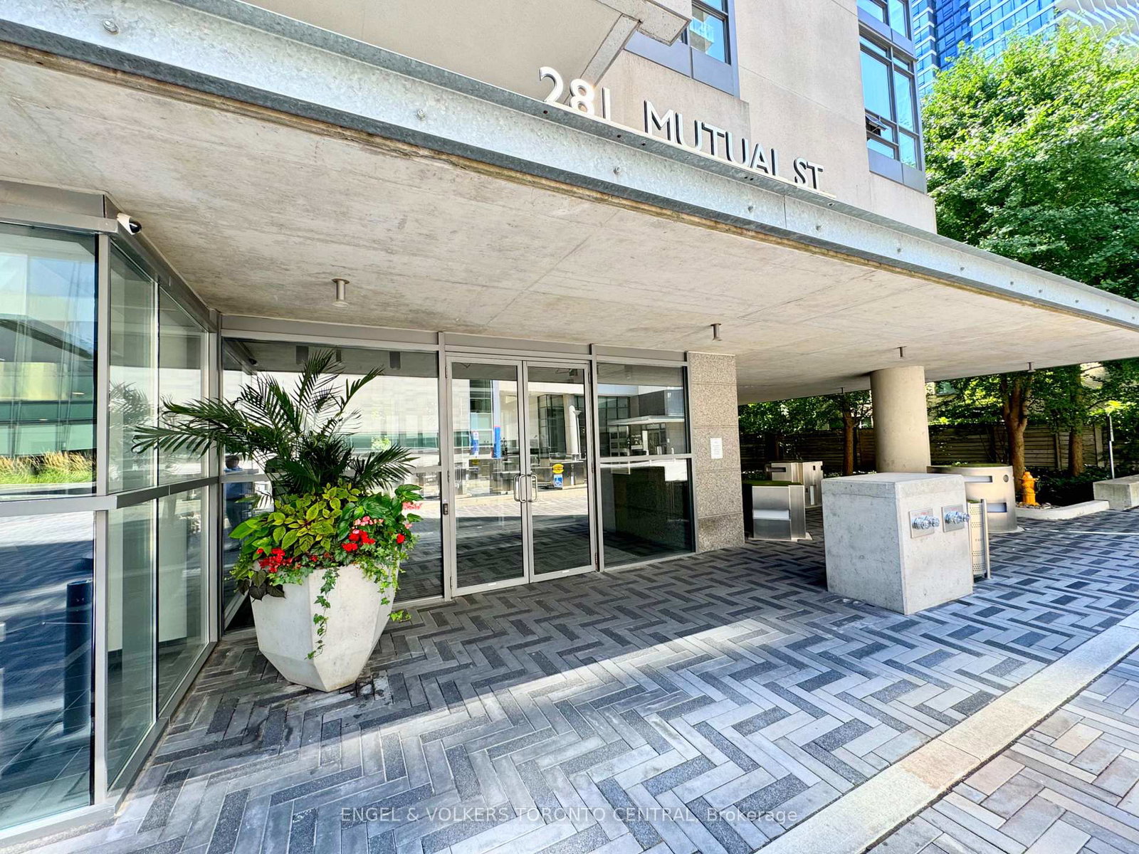 281-mutual-street-toronto-toronto-ontario-c13755566