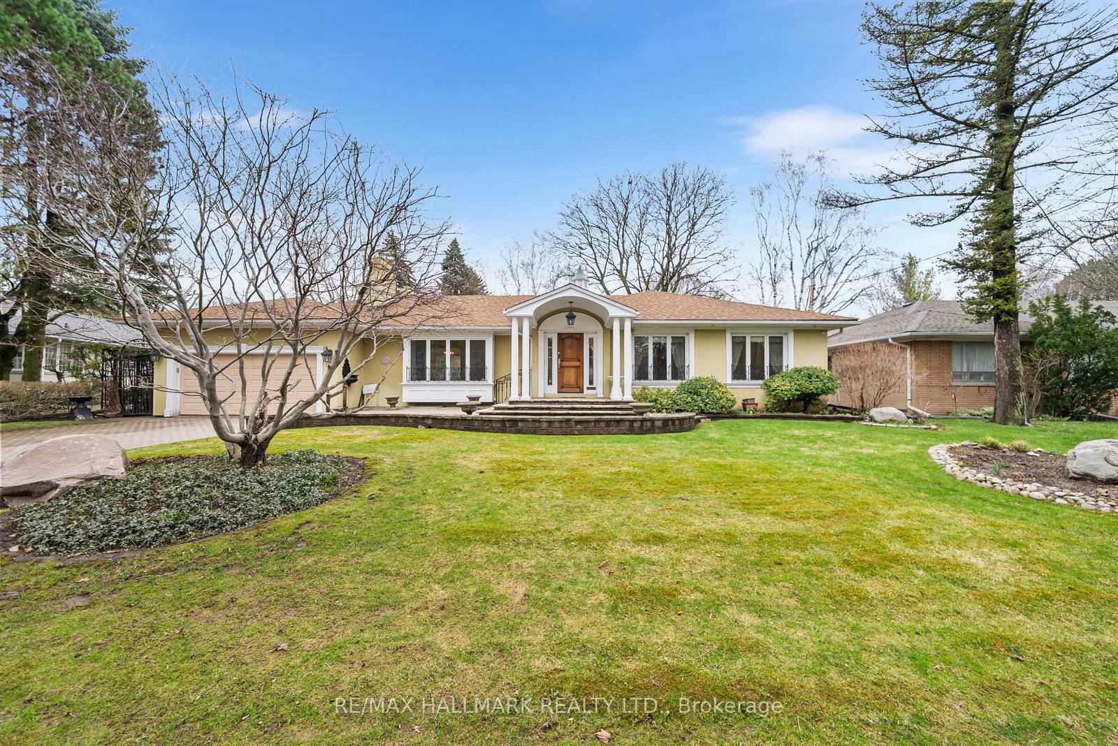 154-valley-road-toronto-north-york-ontario-c13755588
