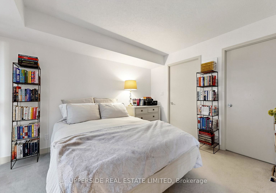 126-simcoe-street-toronto-toronto-ontario-c13756278