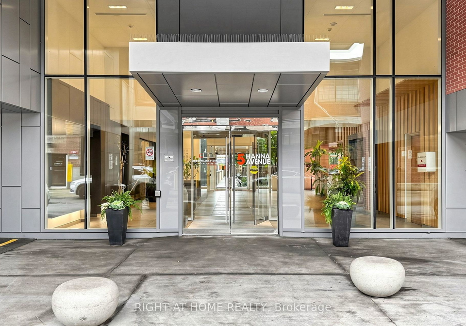 5-hanna-avenue-toronto-toronto-ontario-c13757224
