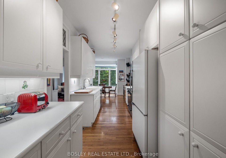 10-de-savery-crescent-toronto-toronto-ontario-c13758554