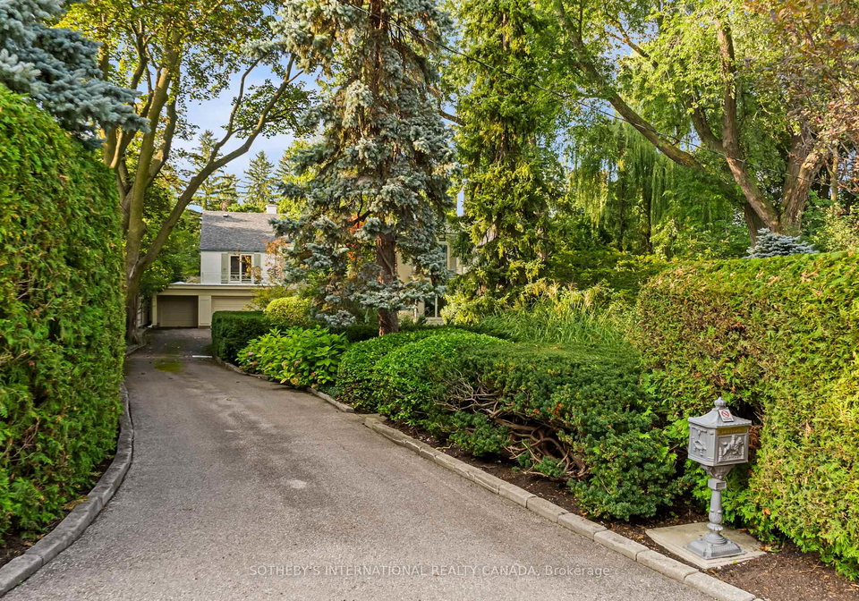 12-forest-glen-crescent-toronto-north-york-ontario-c13761240