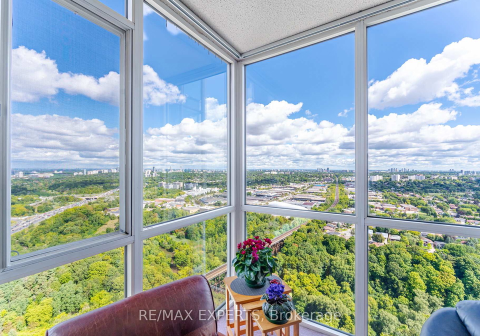 7-concorde-place-toronto-north-york-ontario-c13761394