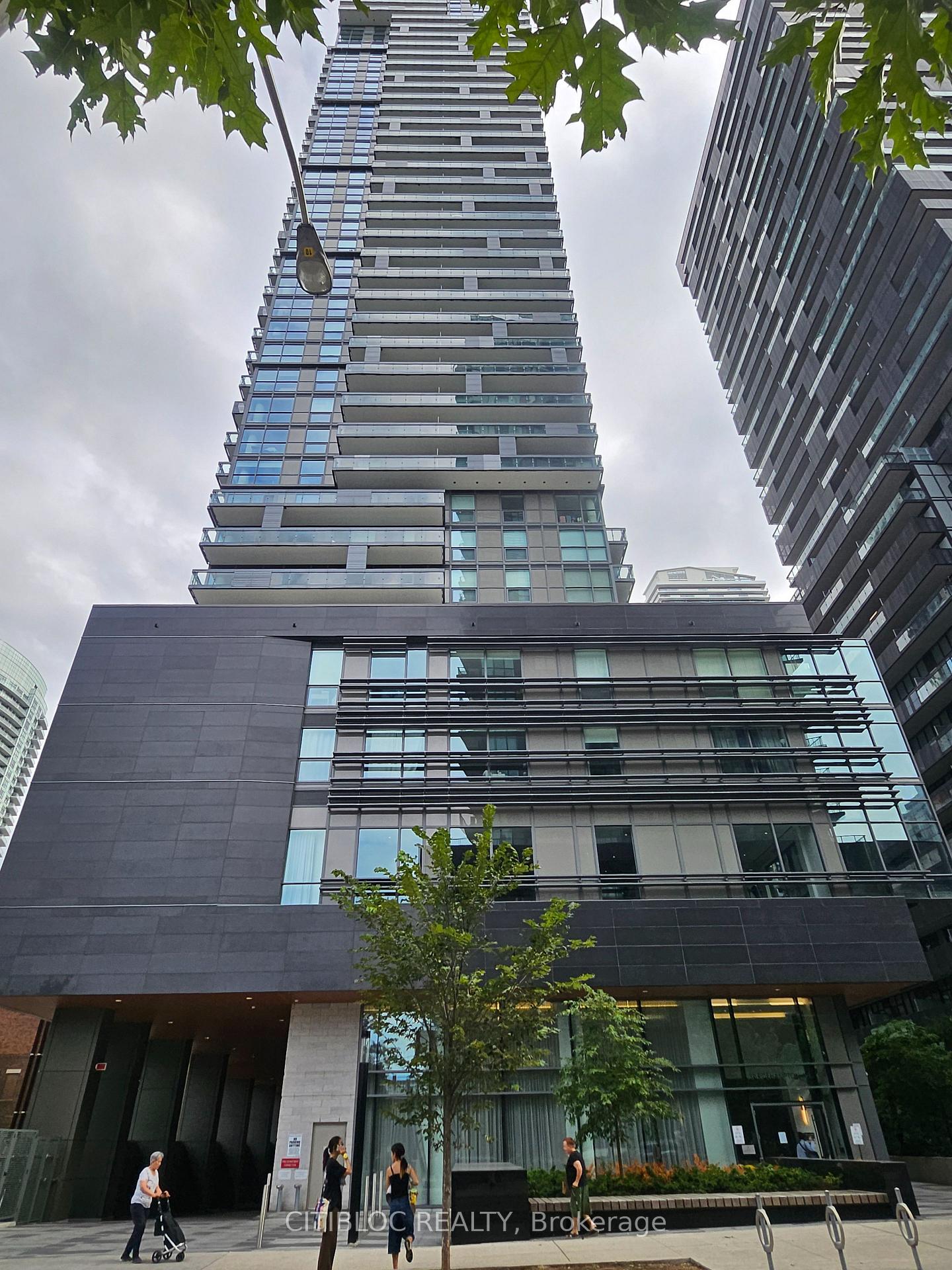 39-roehampton-avenue-toronto-toronto-ontario-c13761782