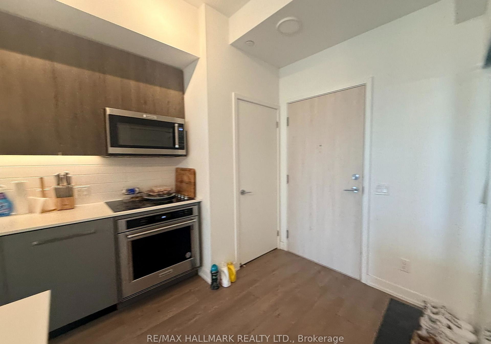 181-sheppard-avenue-e-toronto-north-york-ontario-c13763696
