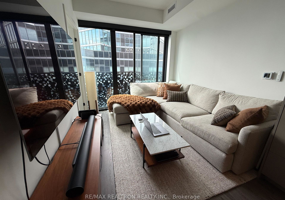 55-charles-street-e-toronto-toronto-ontario-c13763898