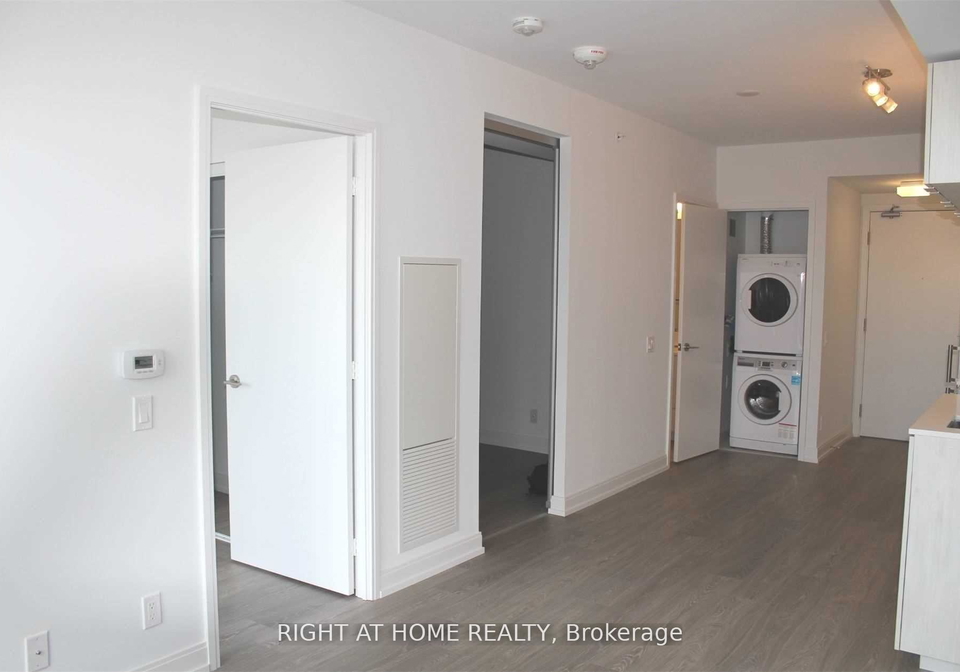 181-dundas-street-e-toronto-toronto-ontario-c13764132