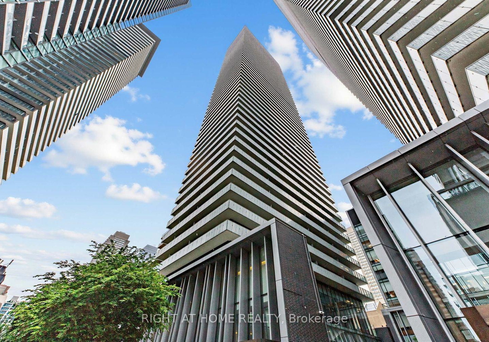 42-charles-street-e-toronto-toronto-ontario-c13765616