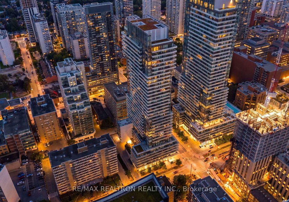 185-roehampton-avenue-toronto-toronto-ontario-c13766404