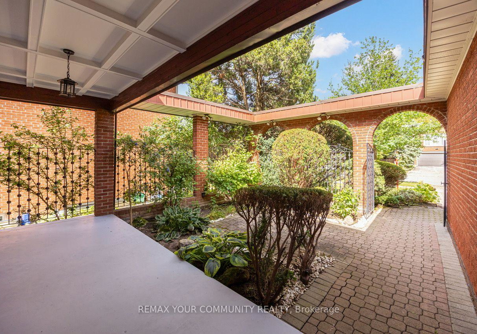 31-clovercrest-road-toronto-north-york-ontario-c13766428